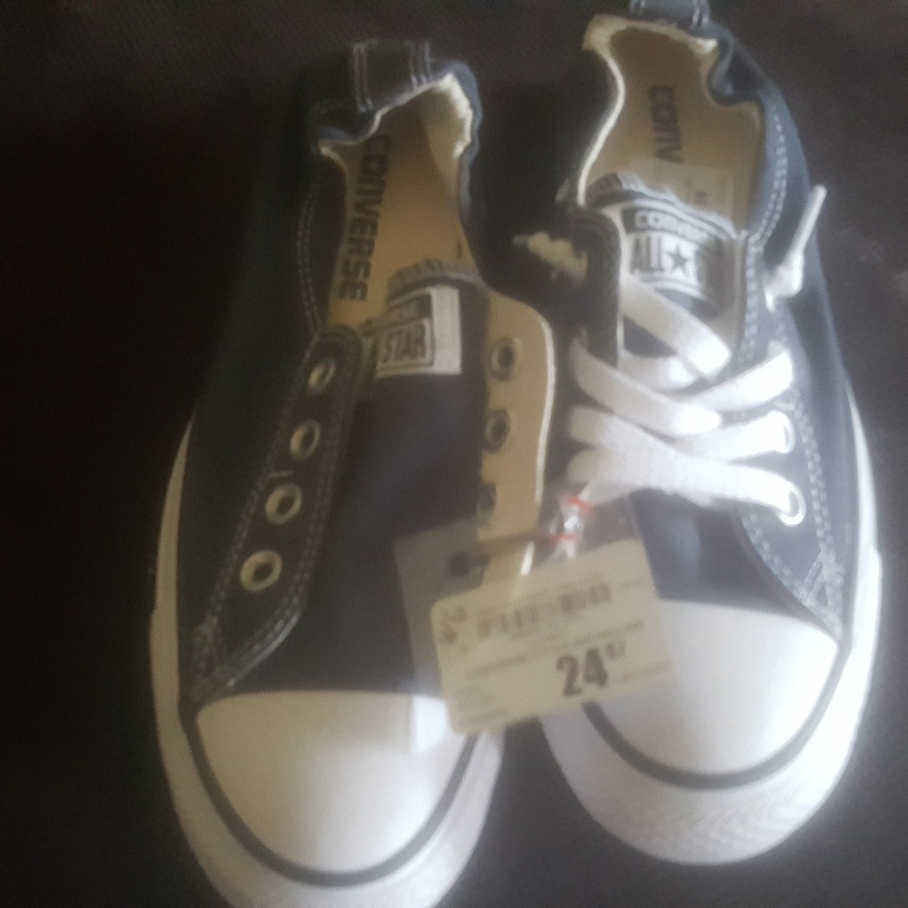 Ladies Converse-NWT